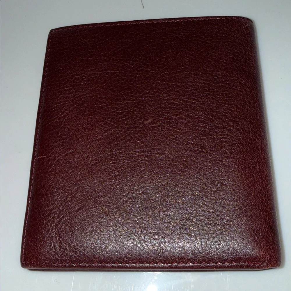 Men’s burgundy genuine, leather bifold wallet Classic slim ID wallet.  4 x 5